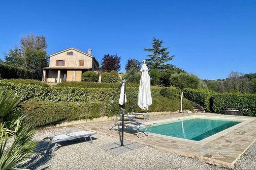 Villa in Servigliano, Province of Fermo