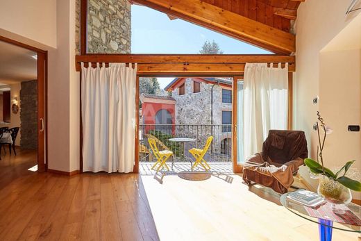 Villa - Dolzago, Provincia di Lecco