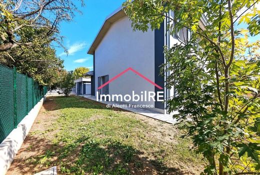 Villa in Reggio nell'Emilia, Provincia di Reggio Emilia