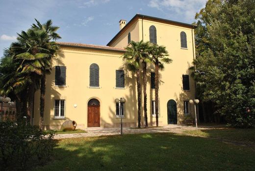 Villa - Cervia, Provincia di Ravenna