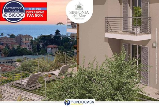 Apartment / Etagenwohnung in Borgio, Provincia di Savona