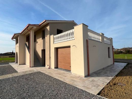 빌라 / Santa Maria a Monte, Province of Pisa