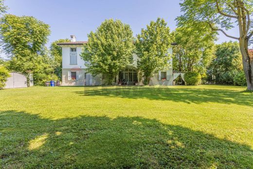 Willa w Carpi, Provincia di Modena