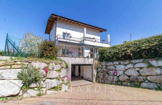 Luxury home in Brezzo di Bedero, Provincia di Varese