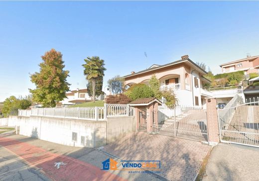 Villa in Guarene, Provincia di Cuneo