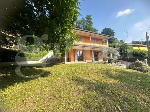 Villa en Longone al Segrino, Provincia di Como