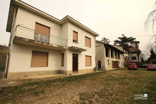 Villa a Nizza Monferrato, Asti