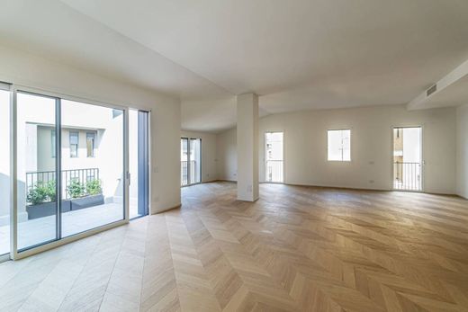 Penthouse Verona, Verona ilçesinde