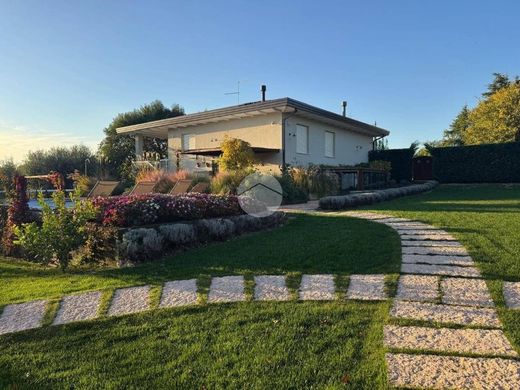 Villa in Lonato, Provincia di Brescia