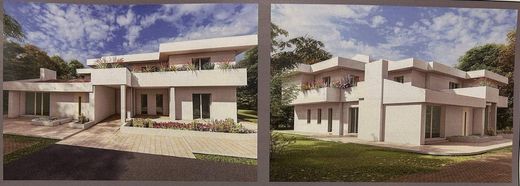 Apartment / Etagenwohnung in Empoli, Florenz