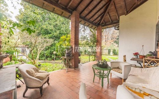 Villa a Cisliano, Milano