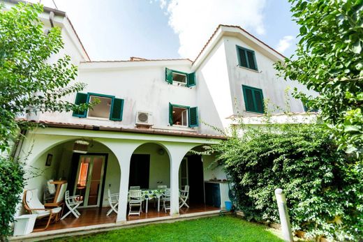 Reihenhaus in Santa Marinella, Rom