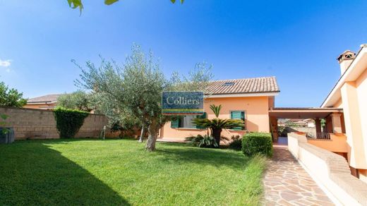 Villa in Pomezia, Rome