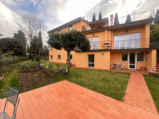 Apartment / Etagenwohnung in San Casciano in Val di Pesa, Florenz