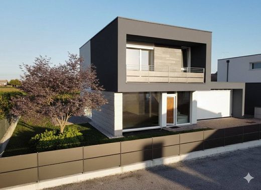 Villa in Cassola, Provincia di Vicenza