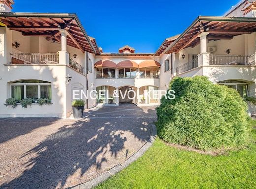 Villa in Seregno, Province of Monza and Brianza