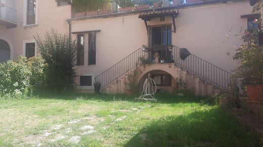 Maison de luxe à L'Aquila, Provincia dell' Aquila