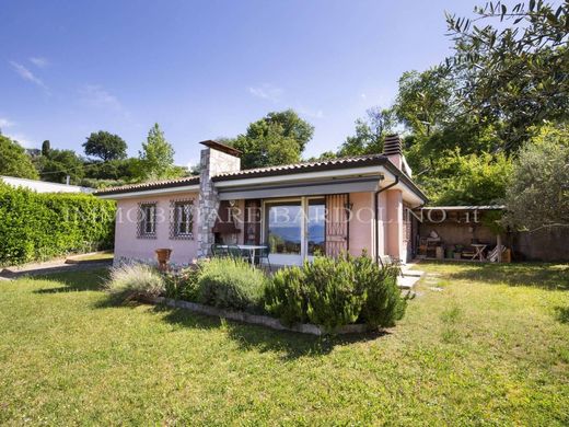 Villa a Bardolino, Verona