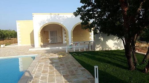 Villa Ostuni, Brindisi ilçesinde