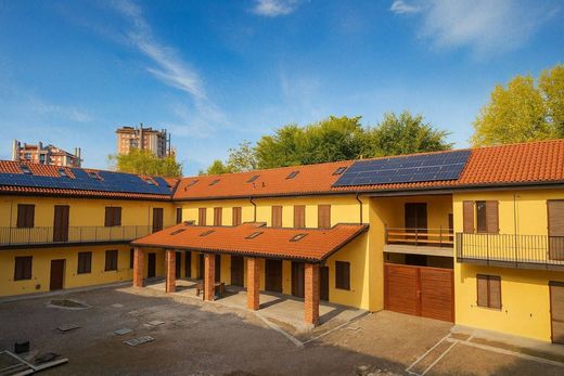 Appartamento a Corsico, Milano