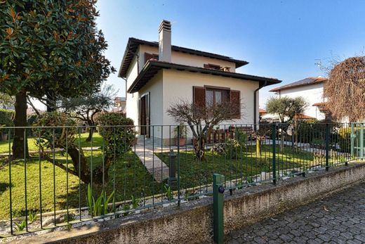 Villa en Biassono, Provincia di Monza e della Brianza