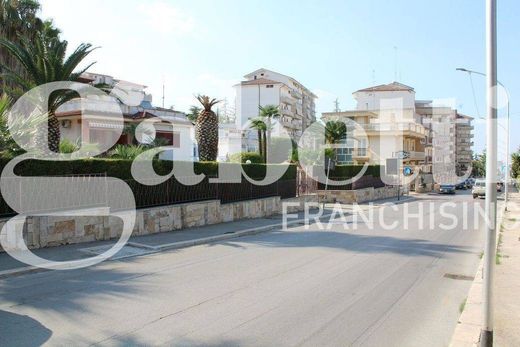 Villa in Canosa di Puglia, Provincia di Barletta - Andria - Trani