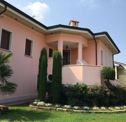 Villa à Suzzara, Mantoue