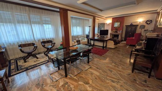 Appartamento a Bologna, Emilia-Romagna