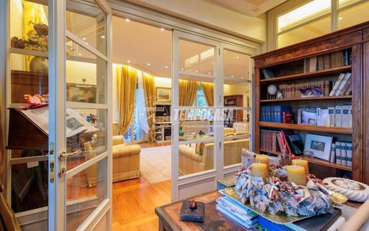 Apartment / Etagenwohnung in Parma, Provincia di Parma