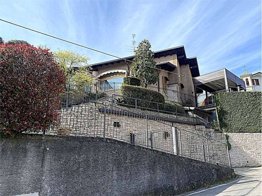 Willa w Alzano Lombardo, Provincia di Bergamo