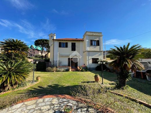 Villa - Spotorno, Provincia di Savona