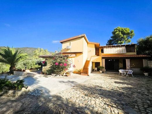 Villa en Sinnai, Provincia di Cagliari