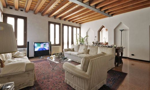Luxury home in Treviso, Provincia di Treviso