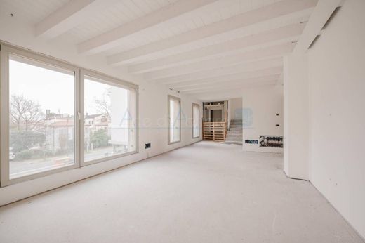 Penthouse Treviso, Treviso ilçesinde