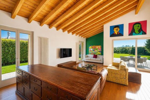 Villa in Mozzo, Provincia di Bergamo