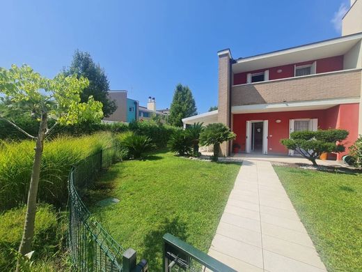 ‏בתים מדורגים ב  Caorle, Provincia di Venezia