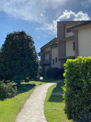 Villa in Brugherio, Province of Monza and Brianza