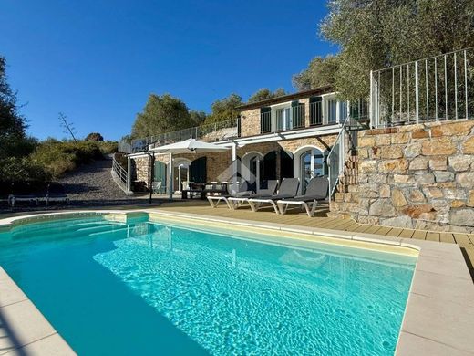 Villa a Civezza, Imperia