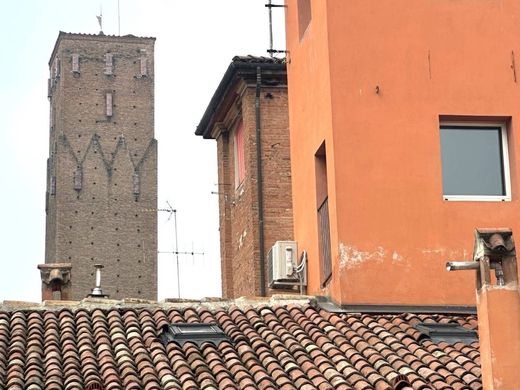Appartamento a Bologna, Emilia-Romagna