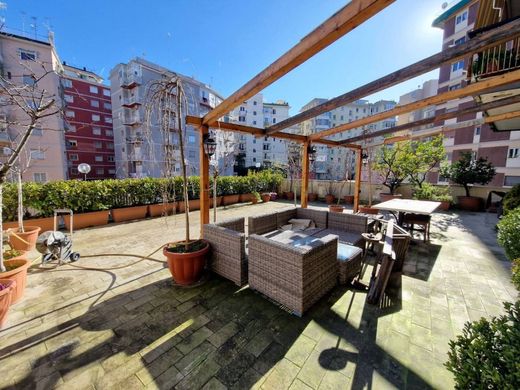 Apartament w Neapol, Napoli