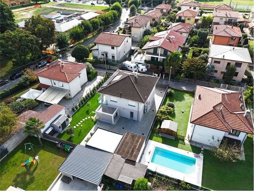 Villa a Sesto Calende, Varese