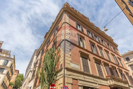 Apartment / Etagenwohnung in Rom, Latium