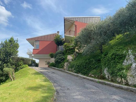 Villa in Grezzana, Provincia di Verona