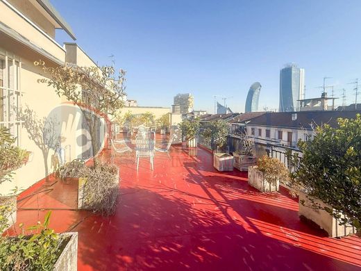 아파트 / 밀라노, Città metropolitana di Milano