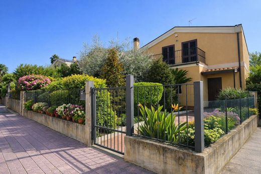 Terraced house in Grottammare, Ascoli Piceno