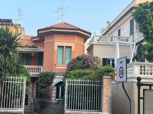 Casa de lujo en Spotorno, Provincia di Savona