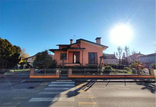 Villa in Campogalliano, Provincia di Modena