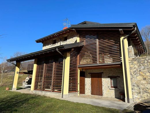 Country House in Albino, Provincia di Bergamo