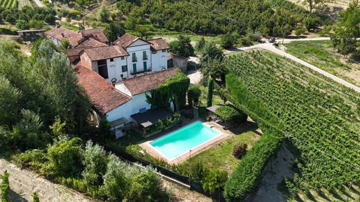 Propriété de campagne à Alba, Coni