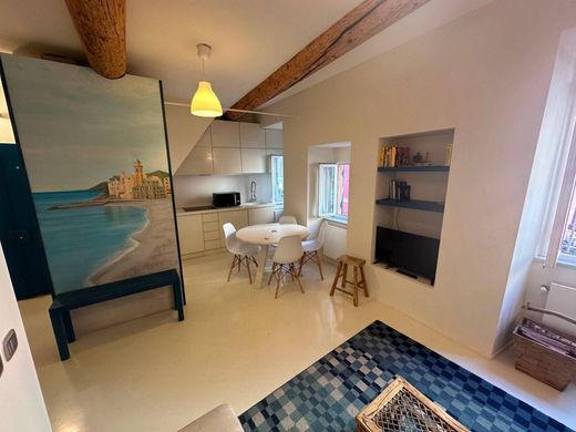 Apartment / Etagenwohnung in Camogli, Genua